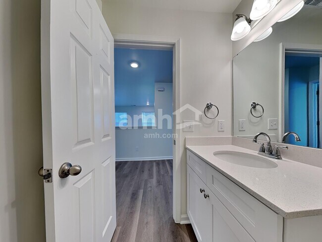 Building Photo - 312 Windmill Dr