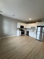 Building Photo - 4007 W School St