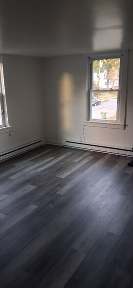 Building Photo - 39 Spring St