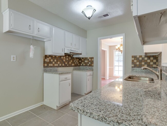 Building Photo - Perfectly renovated 3BR/2B available for rent!