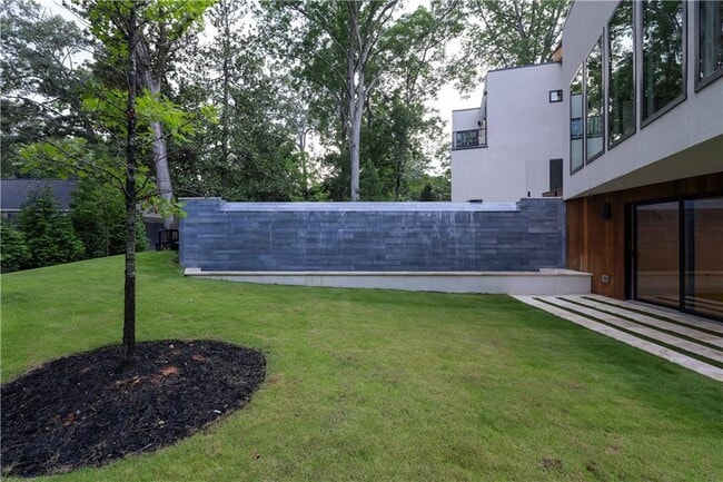 Building Photo - 3566 Cantrell Rd NE