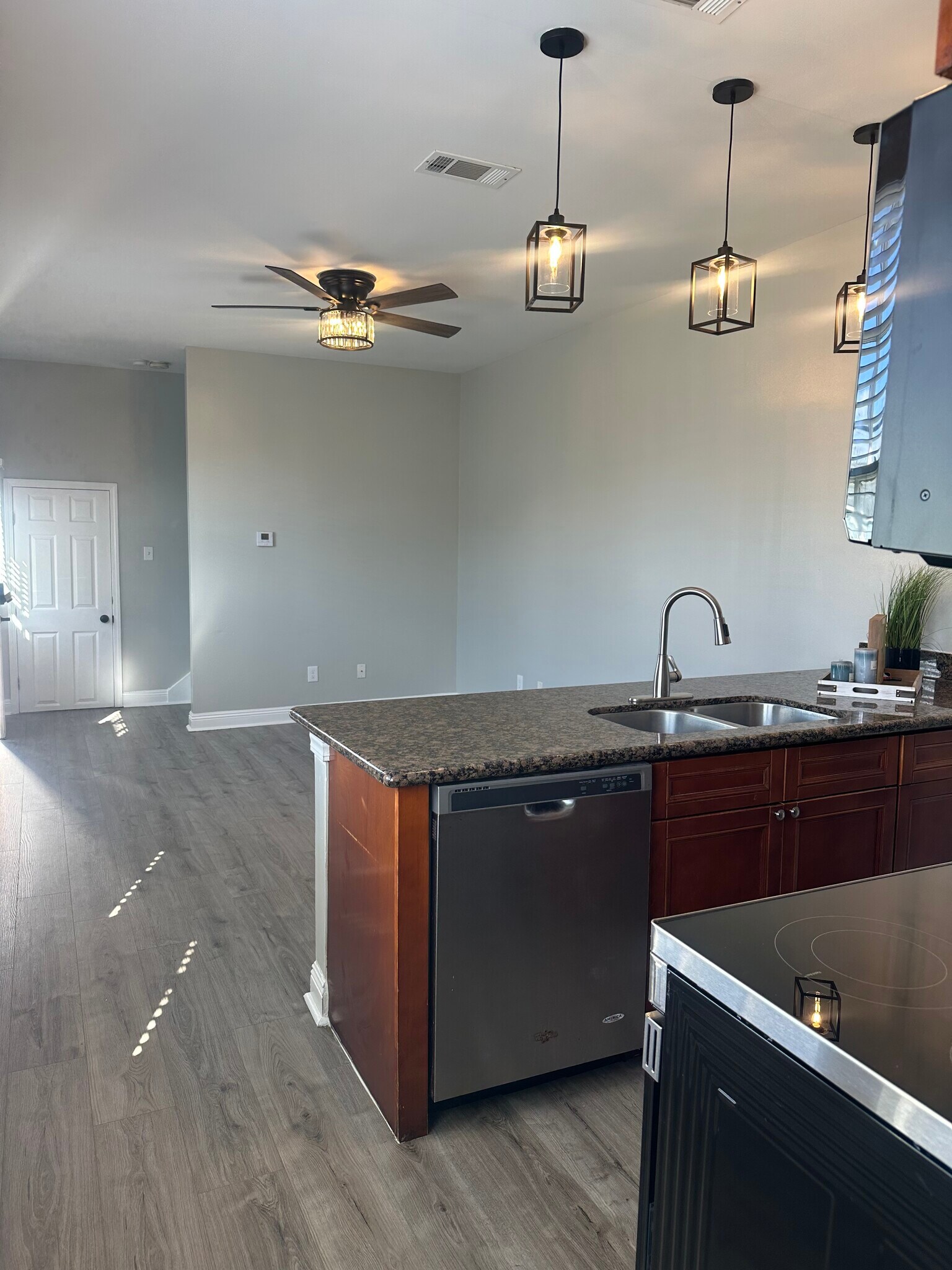 Building Photo - 8537 Forshey St