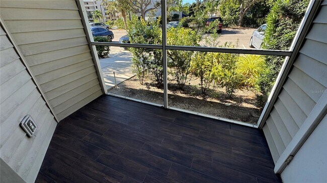 Building Photo - 850 S Tamiami Trl