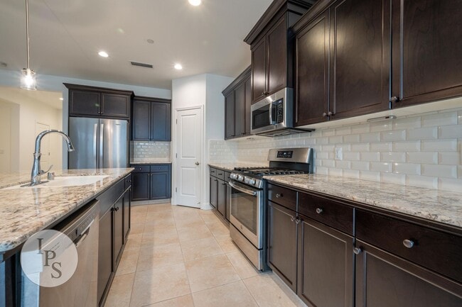 Building Photo - Madera Riverstone Home, 4BR/3BA, Including In-Law Suite, SOLAR, Community Pool, Tons of Community...