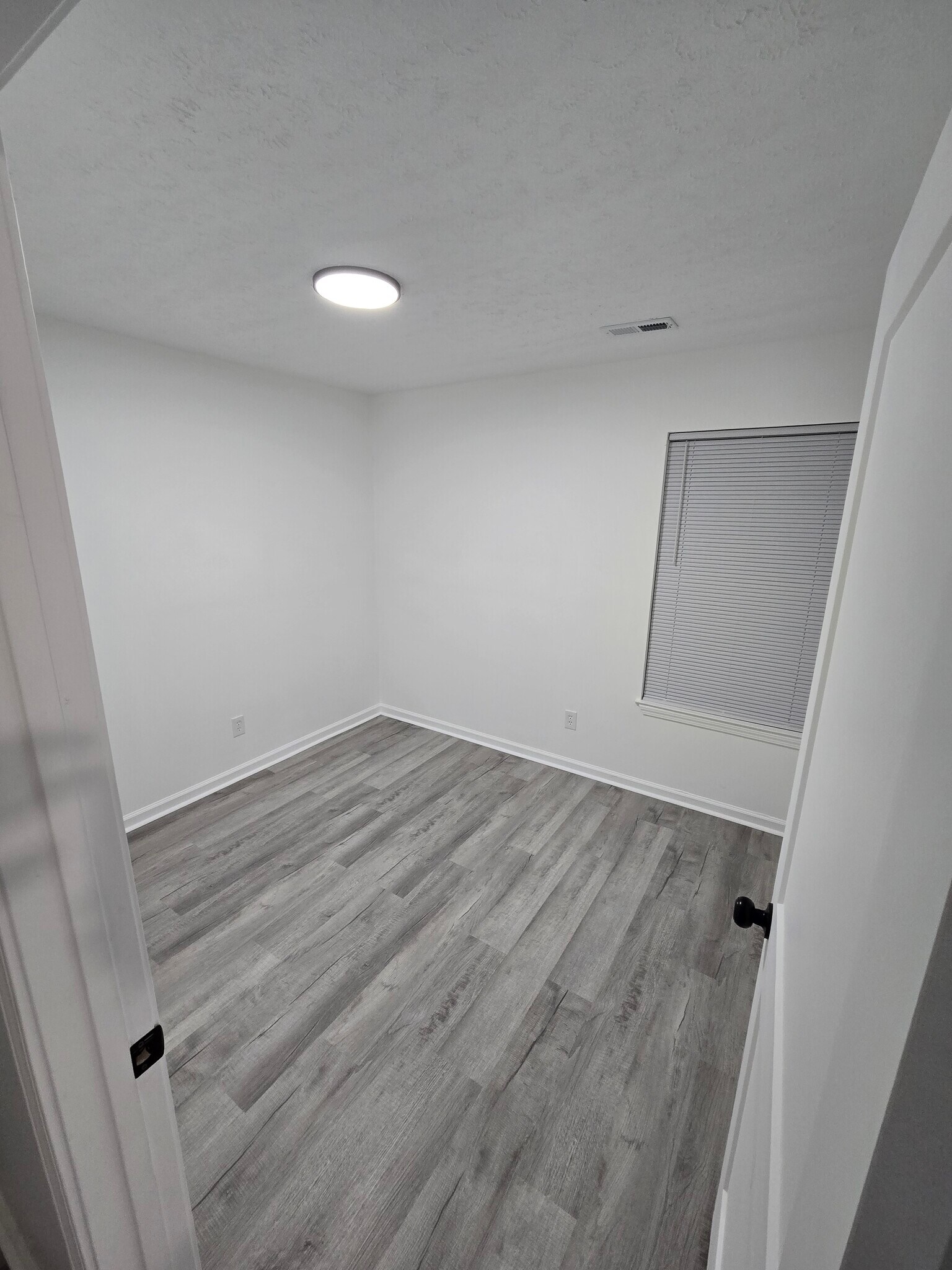 Building Photo - 848 S 23rd St