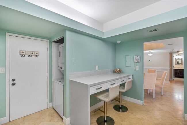 Building Photo - 5000 N Ocean Blvd