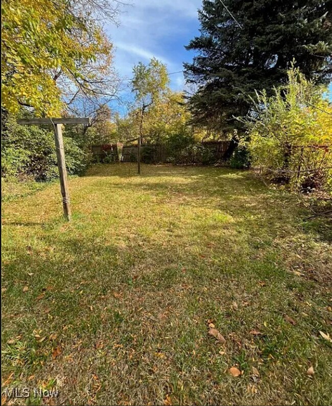 Building Photo - Coming Soon! Section 8 Accepted! Renovatio...