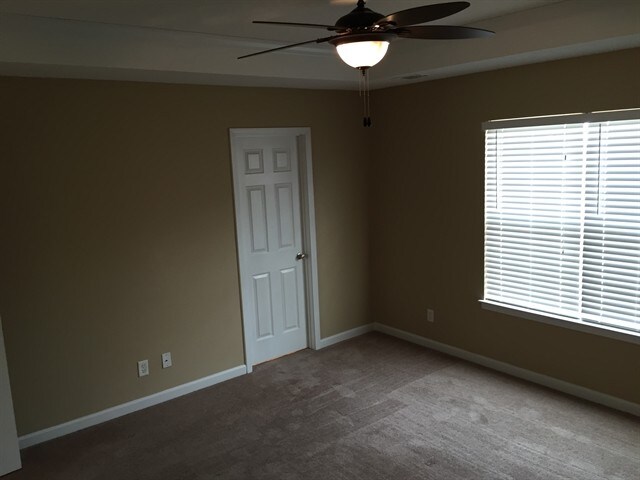 Building Photo - 126 W Tahoe Dr