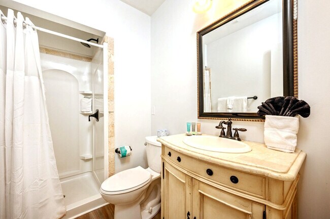 Building Photo - 2825 Scenic Hwy 98