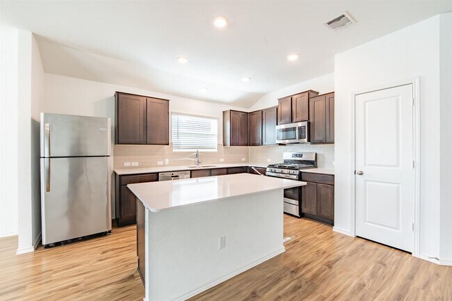 Building Photo - 322 Arnage Dr