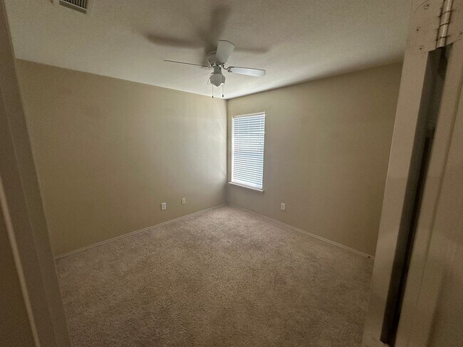 Building Photo - Spacious 4/2.5 Rental in Great ISD & LOTS ...