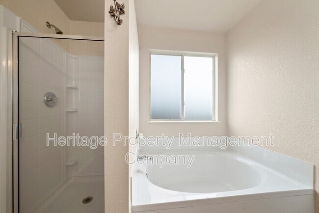 Building Photo - 3815 Mahogany Cove