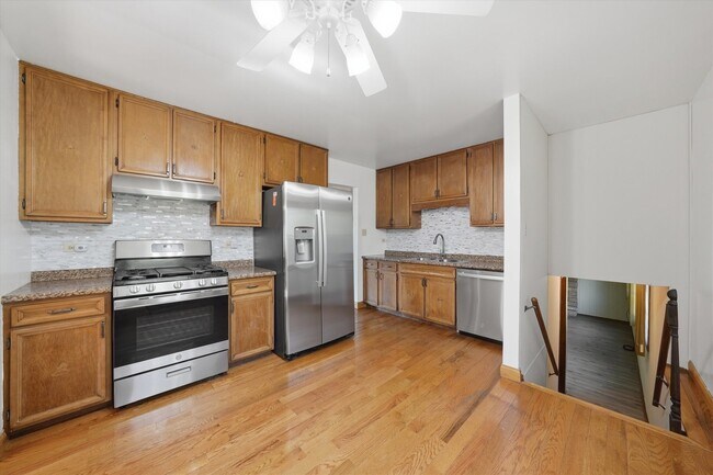 Building Photo - 4050 Violet Ln