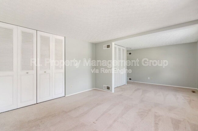 Building Photo - 66 Haddam Pl E