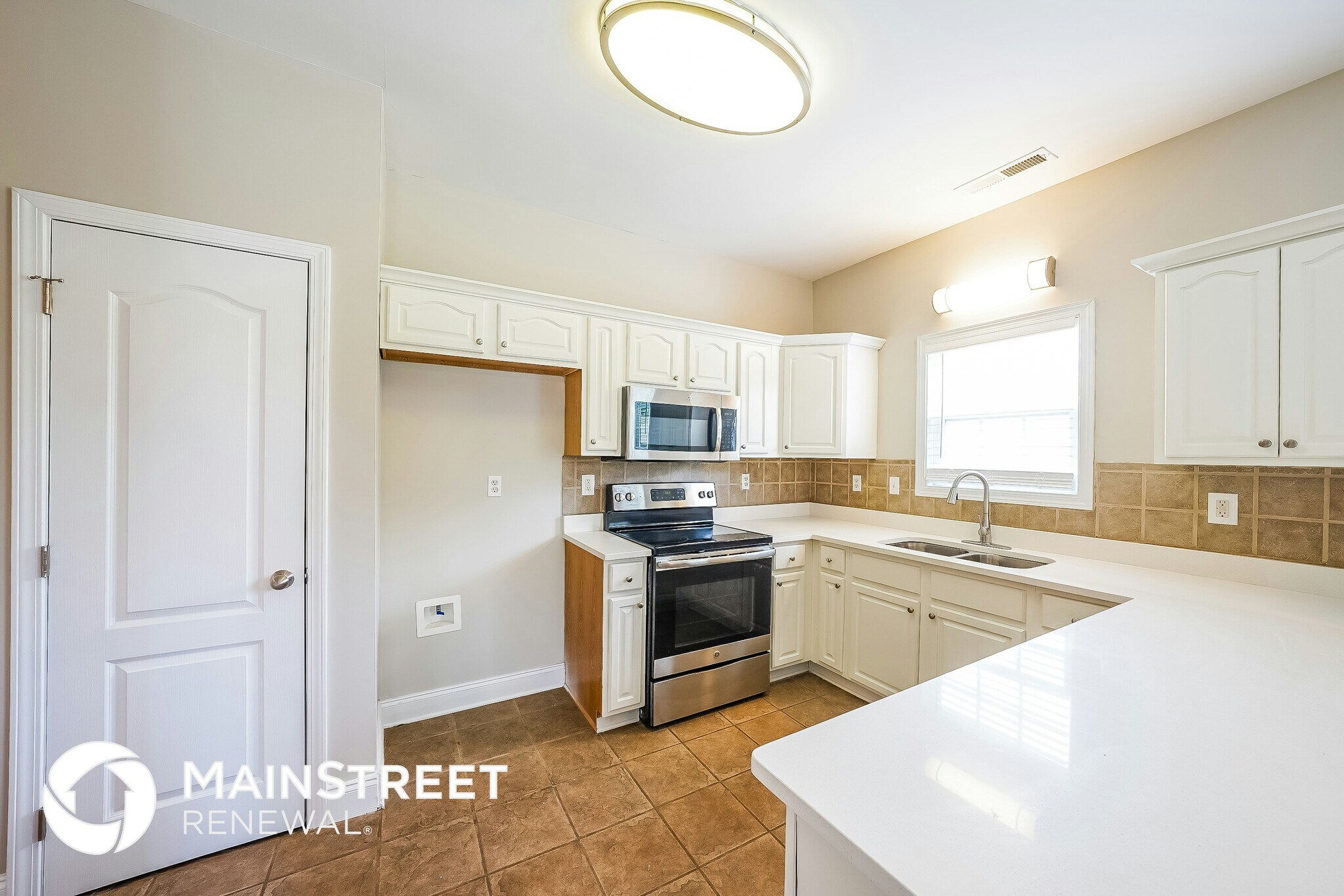 Building Photo - 4497 Canterbury St