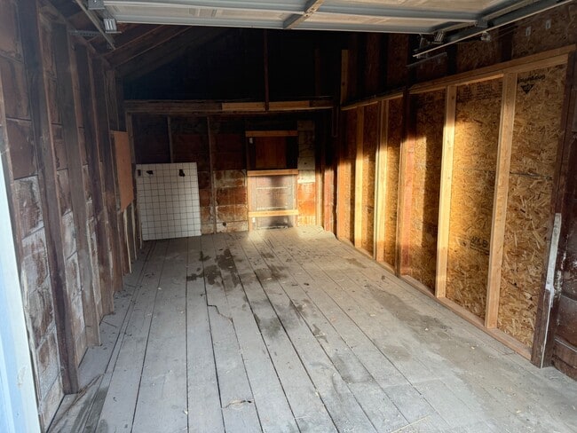 Building Photo - 1245/1247  S 5th Ave - 1247