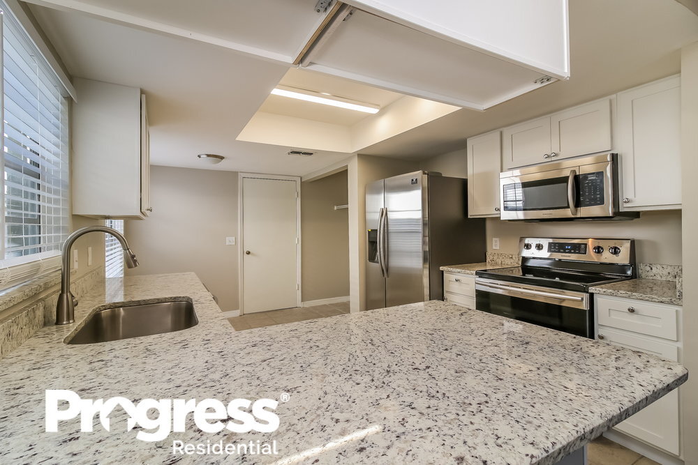 Building Photo - 1670 Palm Leaf Dr