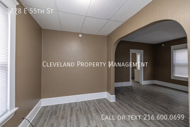 Building Photo - 3878 E 55th St