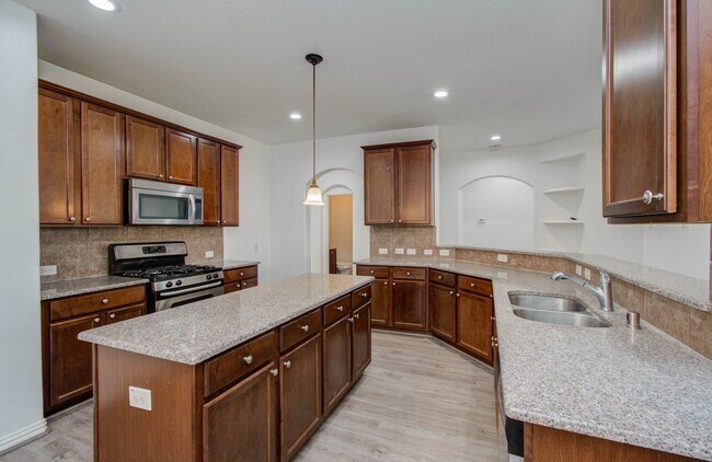 Building Photo - 22314 Mosshall Ct