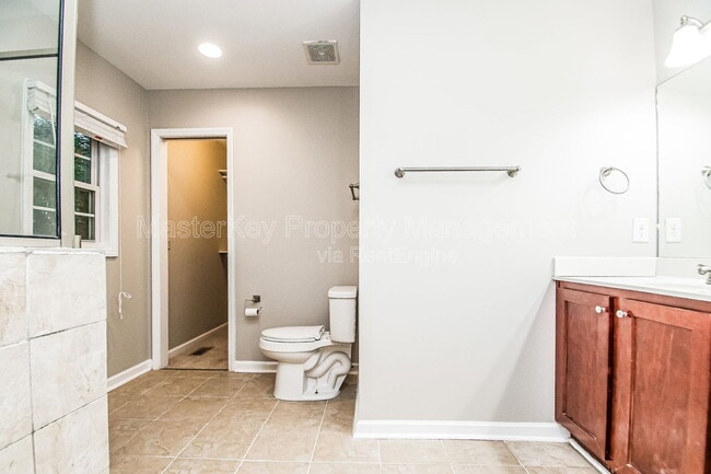 Building Photo - 407 E Dynasty Dr