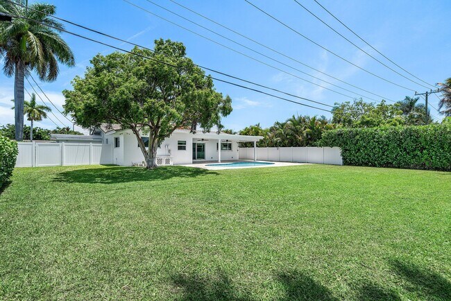 Building Photo - 1128 SW 7th St