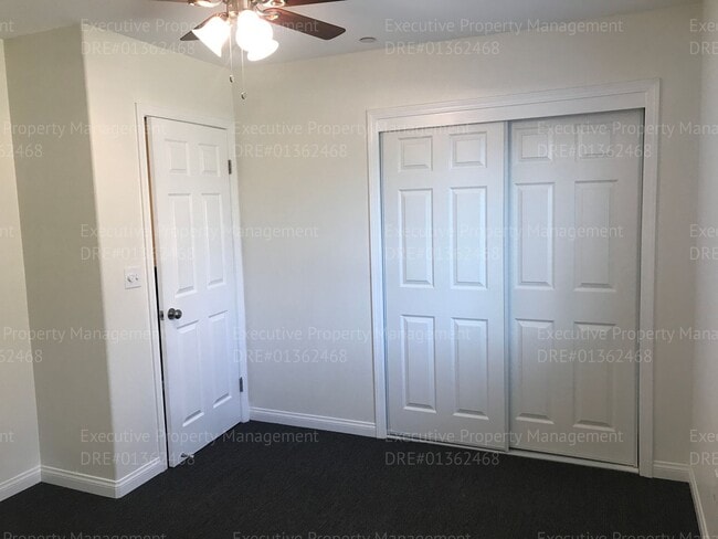 Building Photo - Bluehorse Townhomes