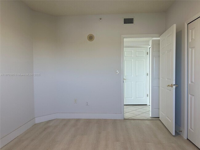 Building Photo - 3500 Coral Wy