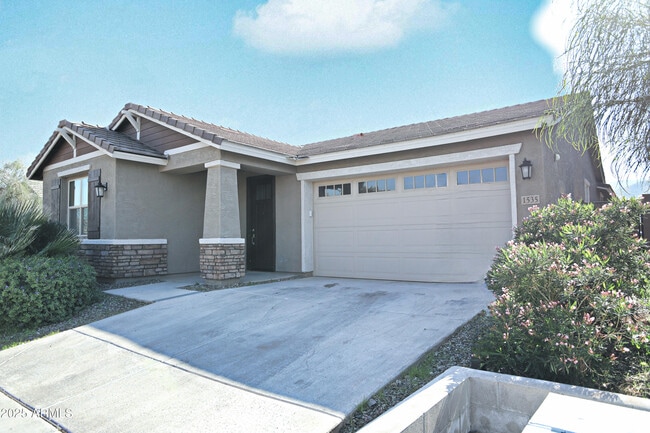 Building Photo - 1535 W Corral Rd