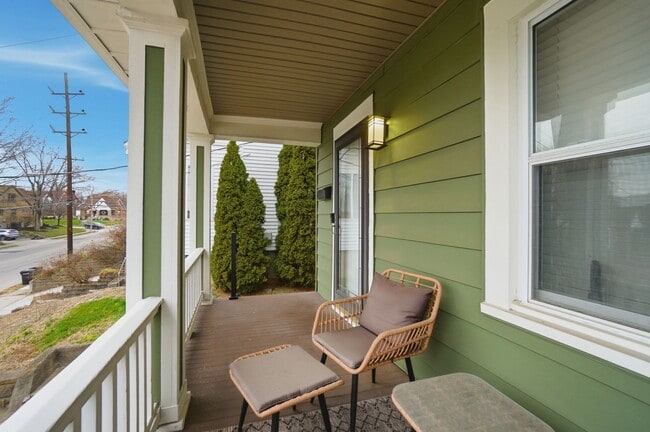 Building Photo - 2 Bed 2 Bath in Oakley!