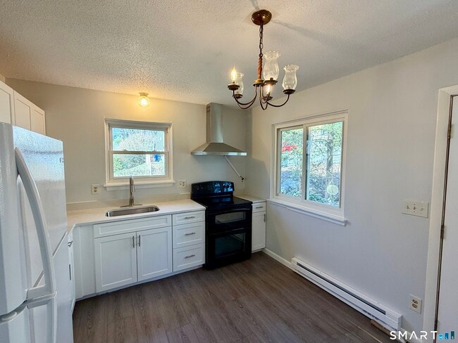 Building Photo - 84 Wilmot St