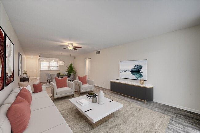 Building Photo - 4401 Martinique Ct