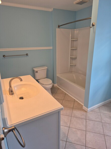 Building Photo - 104 Novitsky Ct