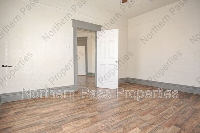 Building Photo - 2111 Portland Ave