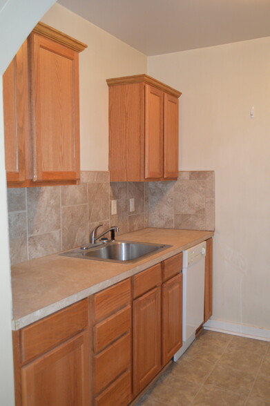 Kitchen - 610 N Bluff Ave