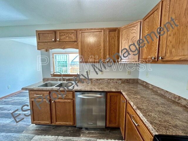 Building Photo - 4322 Strawflower Dr