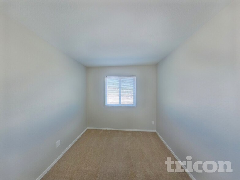 Building Photo - 17832 N 31st Ave