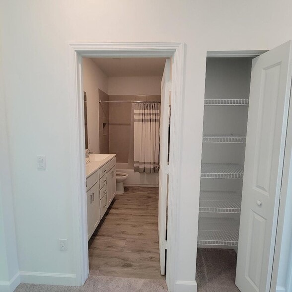 Building Photo - 8978 Zevon Ct