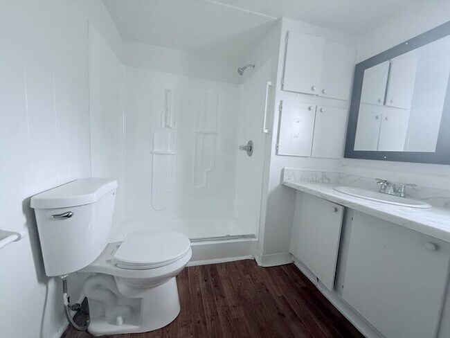 Building Photo - 3601 E Wyoming Ave