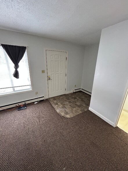 Building Photo - 1512 1st St E