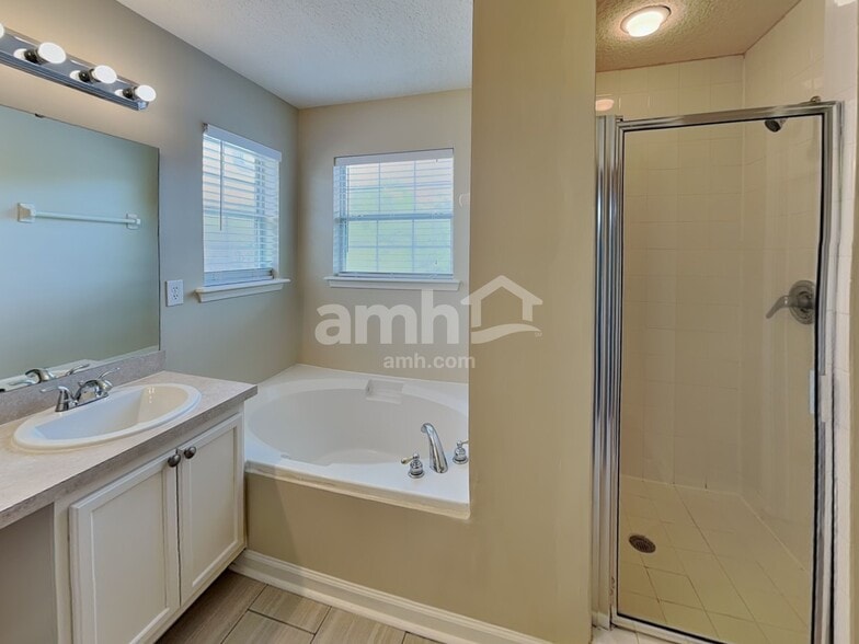Building Photo - 3631 Silver Bluff Blvd