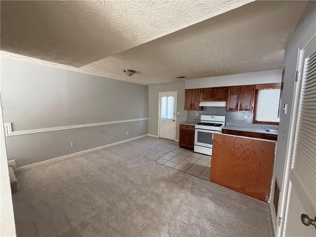 Building Photo - 2124 Fieldstone View Ct SE