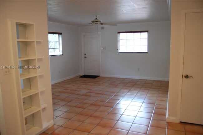 Building Photo - 270 S Melrose Dr