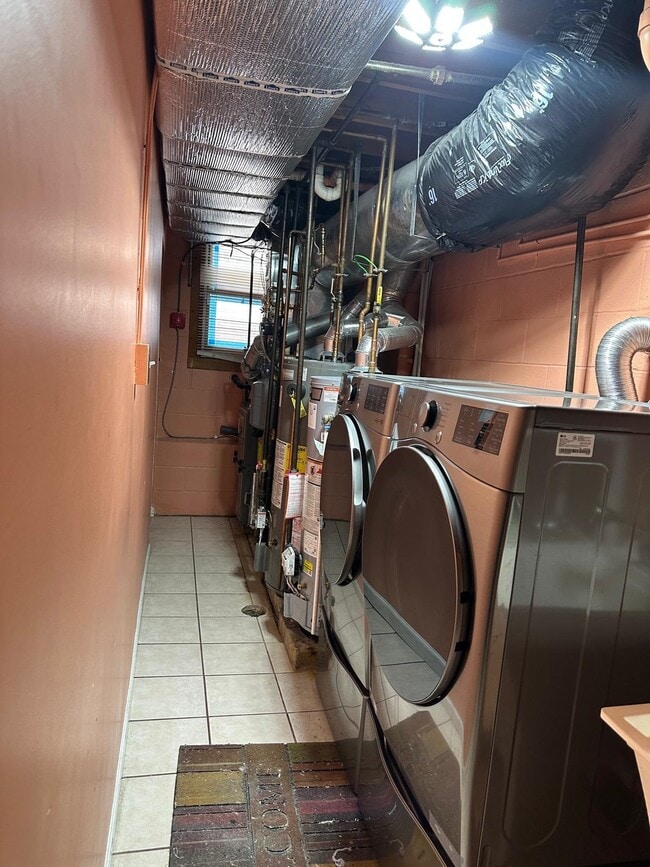 Building Photo - 261 Avenue C