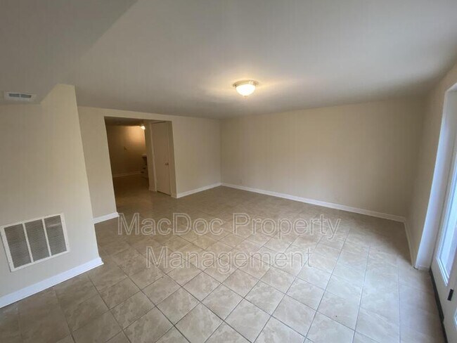 Building Photo - 24 Bentley Ct