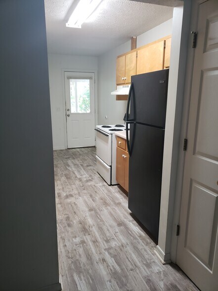 Building Photo - 938 Bob Little Rd