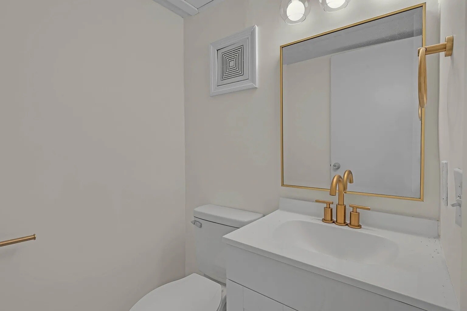 Downstairs bathroom - 4958 Edmondson Pike