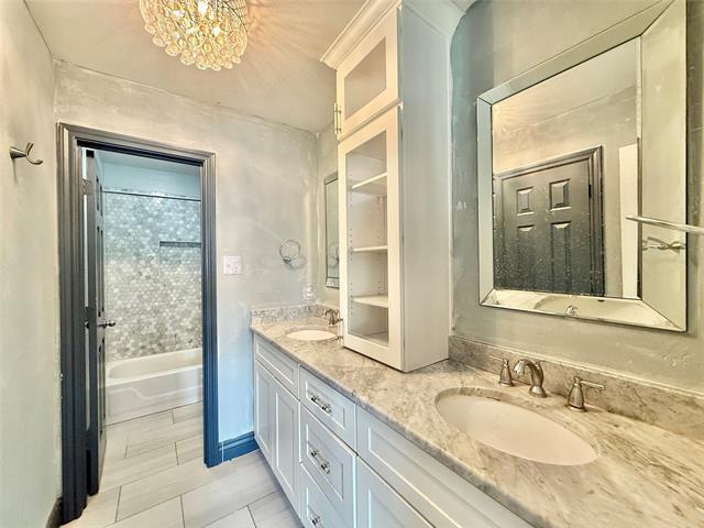 Building Photo - 2301 Mapleleaf Ln