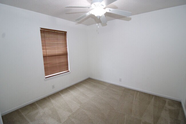 Building Photo - 107 Shearman Way
