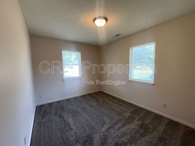 Building Photo - 1912 N Apperson Way