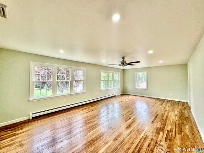 Building Photo - 38 Pepperbush Ln